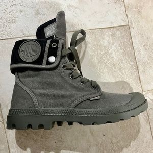 Palladium men’s size 8 boots